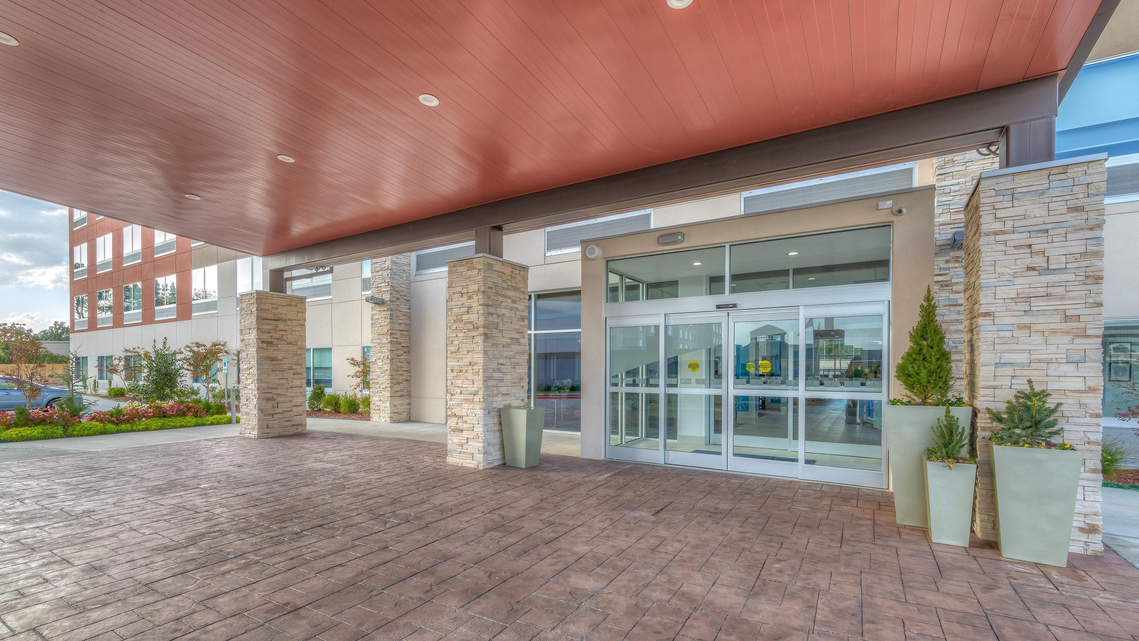 Holiday Inn Express & Suites Tulsa Midtown By Ihg Extérieur photo
