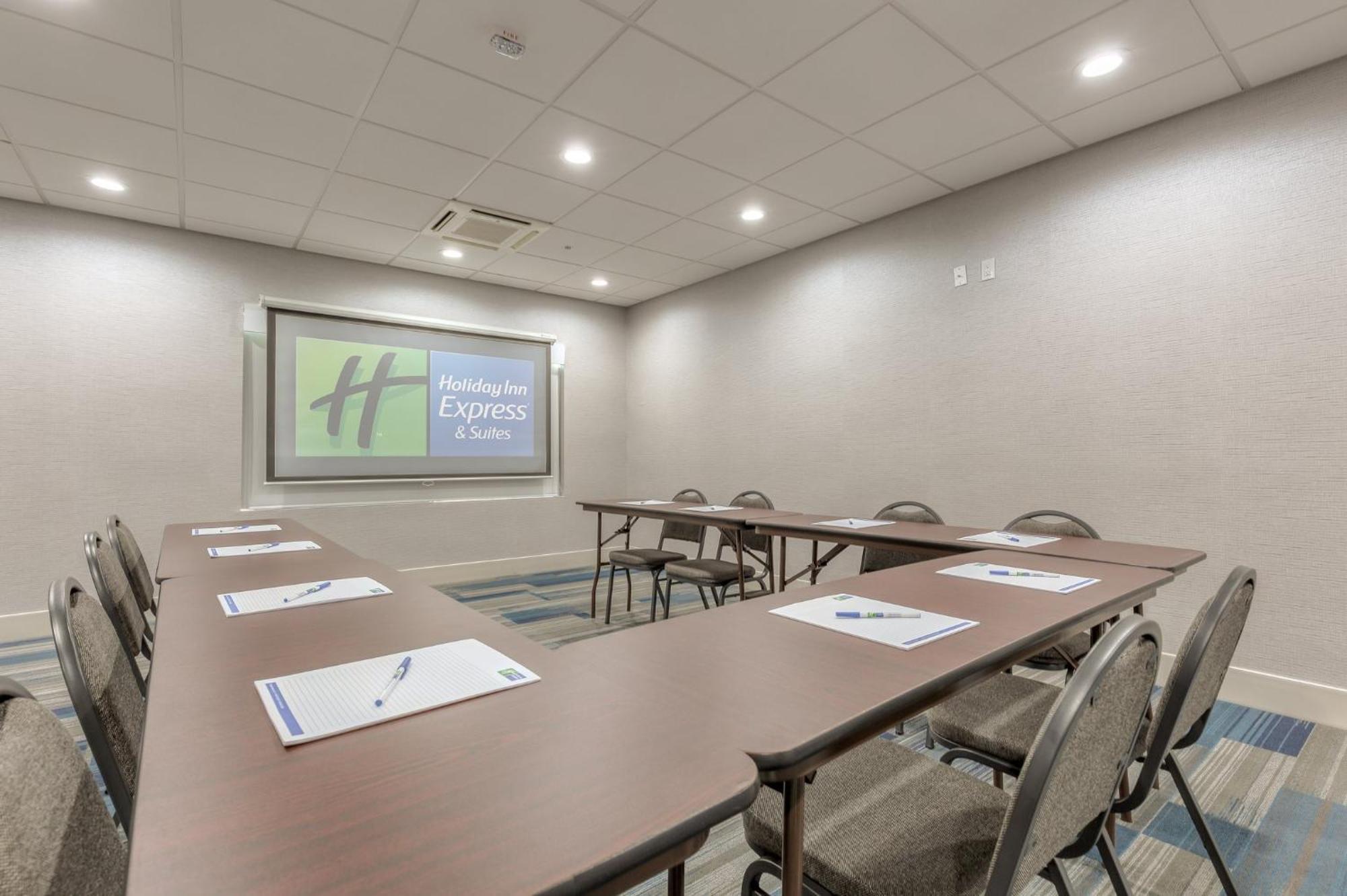 Holiday Inn Express & Suites Tulsa Midtown By Ihg Extérieur photo